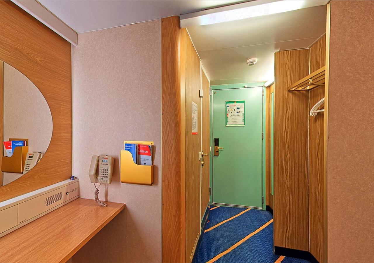 Hotel Viking Line Ferry Viking Cinderella - One-Way Journey From Stockholm To Helsinki Chambre photo